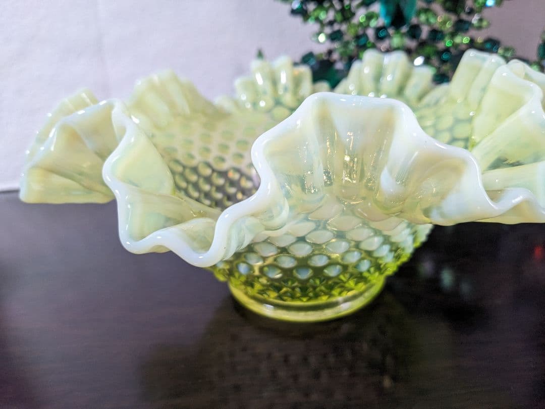 フェントン ウランガラス ヴァセリン ホブネイルオパルセント ラージ