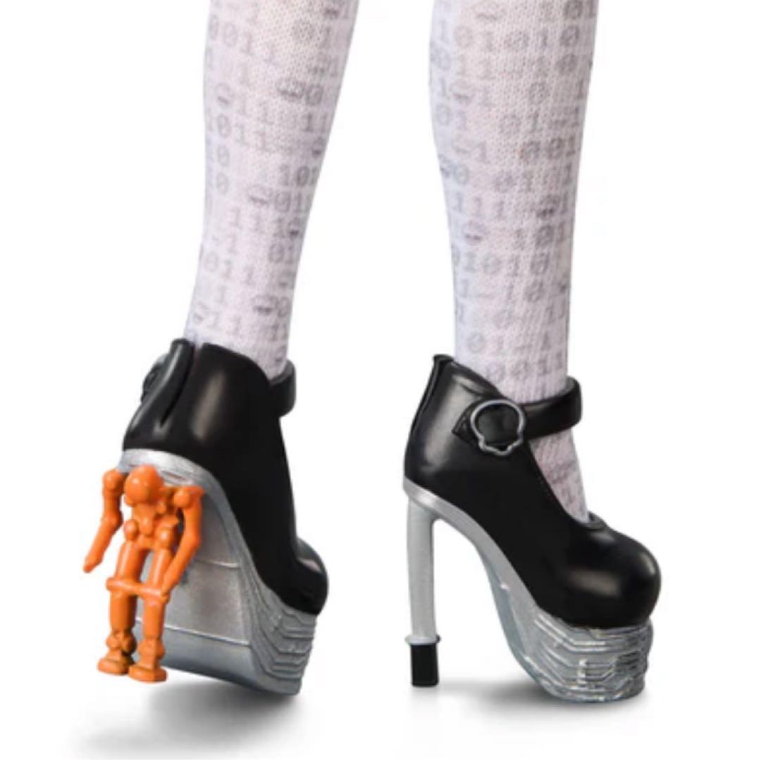 モンスターハイ　ミーガン　M3GAN スカルレクター　Megan ドール