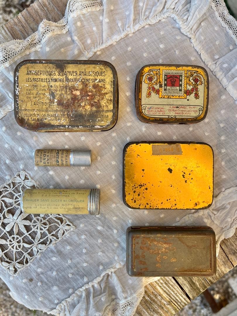 ◇フランスアンティーク｜希少100年前ティン缶ブリキアルミサビ小さい