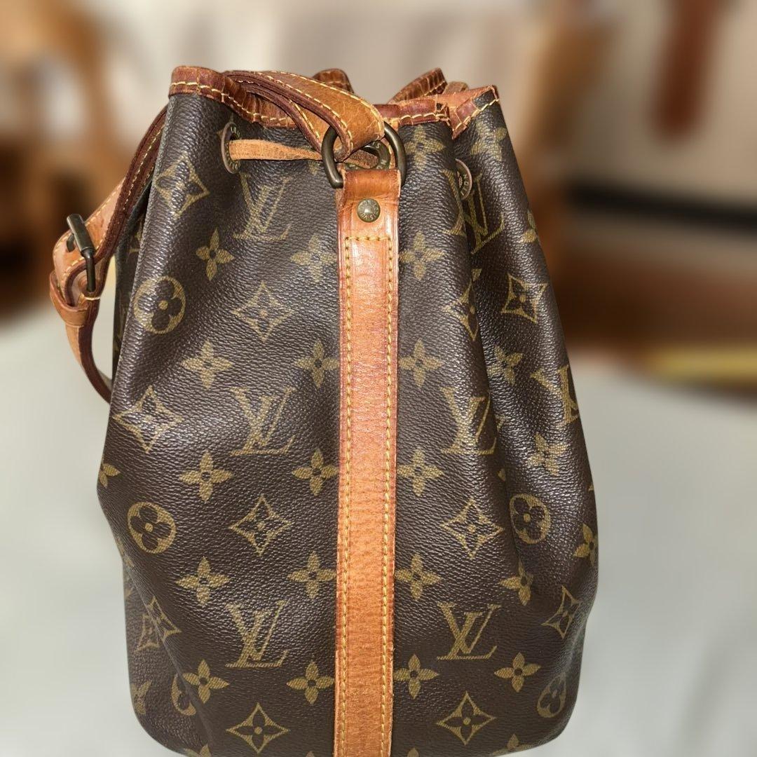 LOUIS VUITTON ショルダーバッグ　プチノエ モノグラム　巾着型