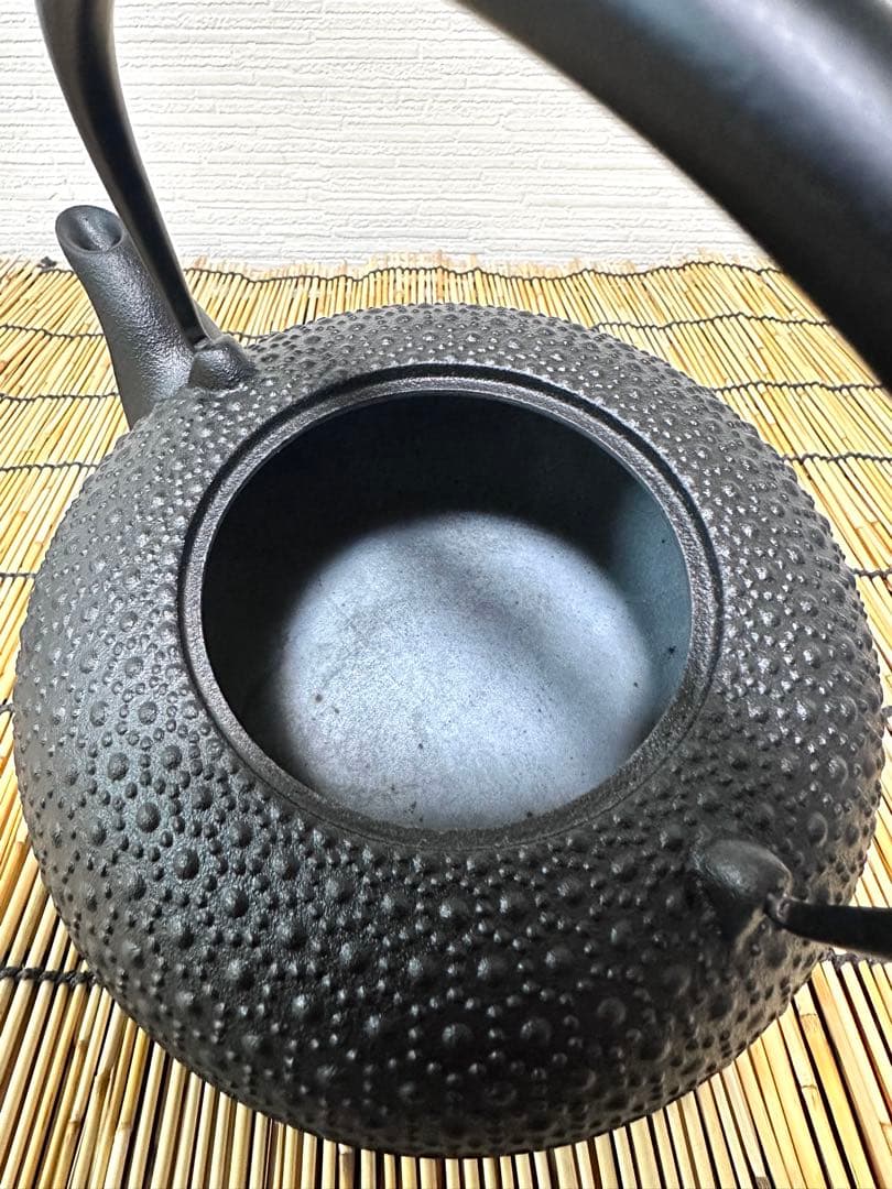 未使用品、栞付　南部盛榮堂ＯＩＧＥＮ造丸平丸亀甲メーカー保証ＩＨ対応品　南部鉄瓶