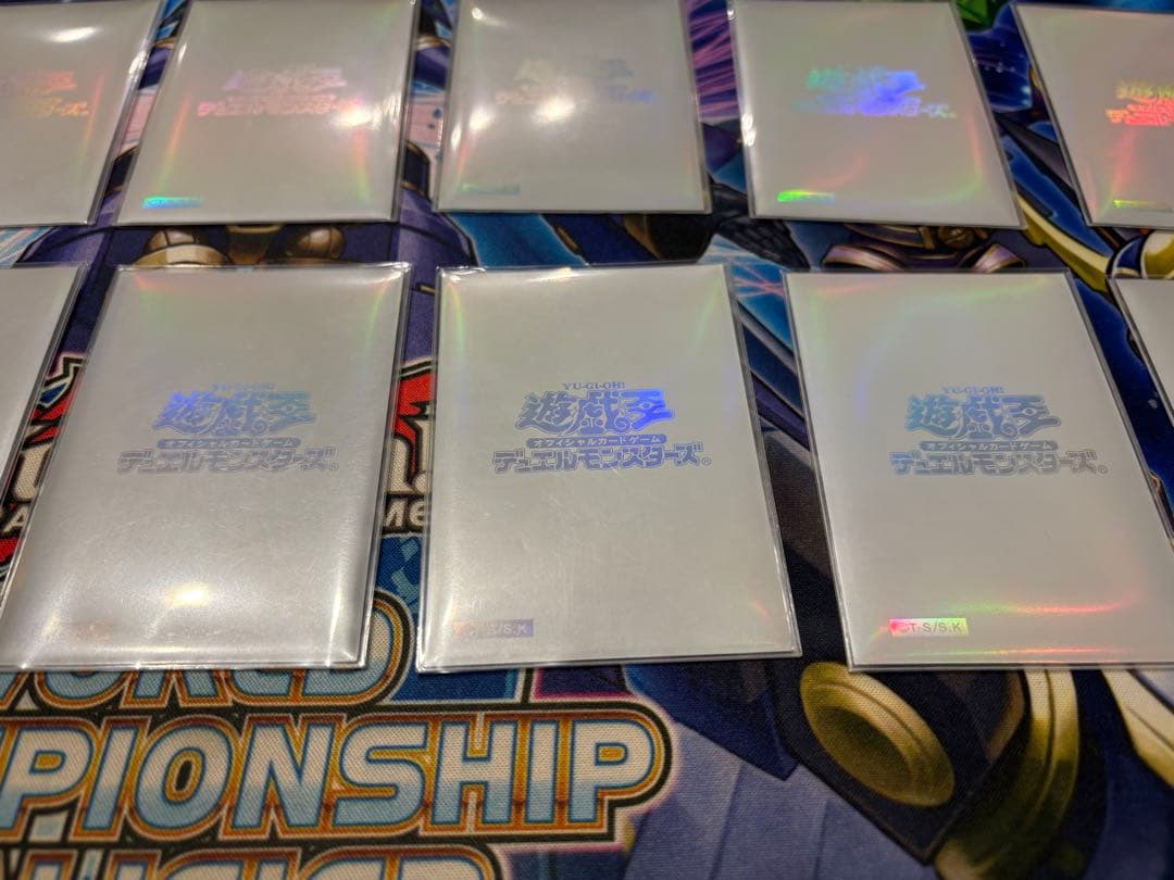 遊戯王　スリーブ　公式初期ロゴ白　72枚