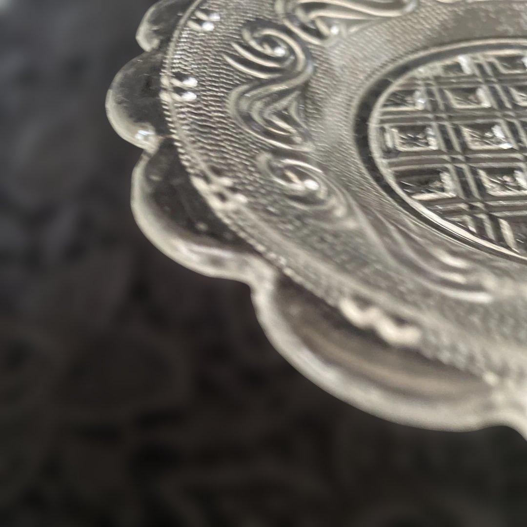 アンティーク】明治骨董 レースカット プレスガラス唐草紋様ウラン