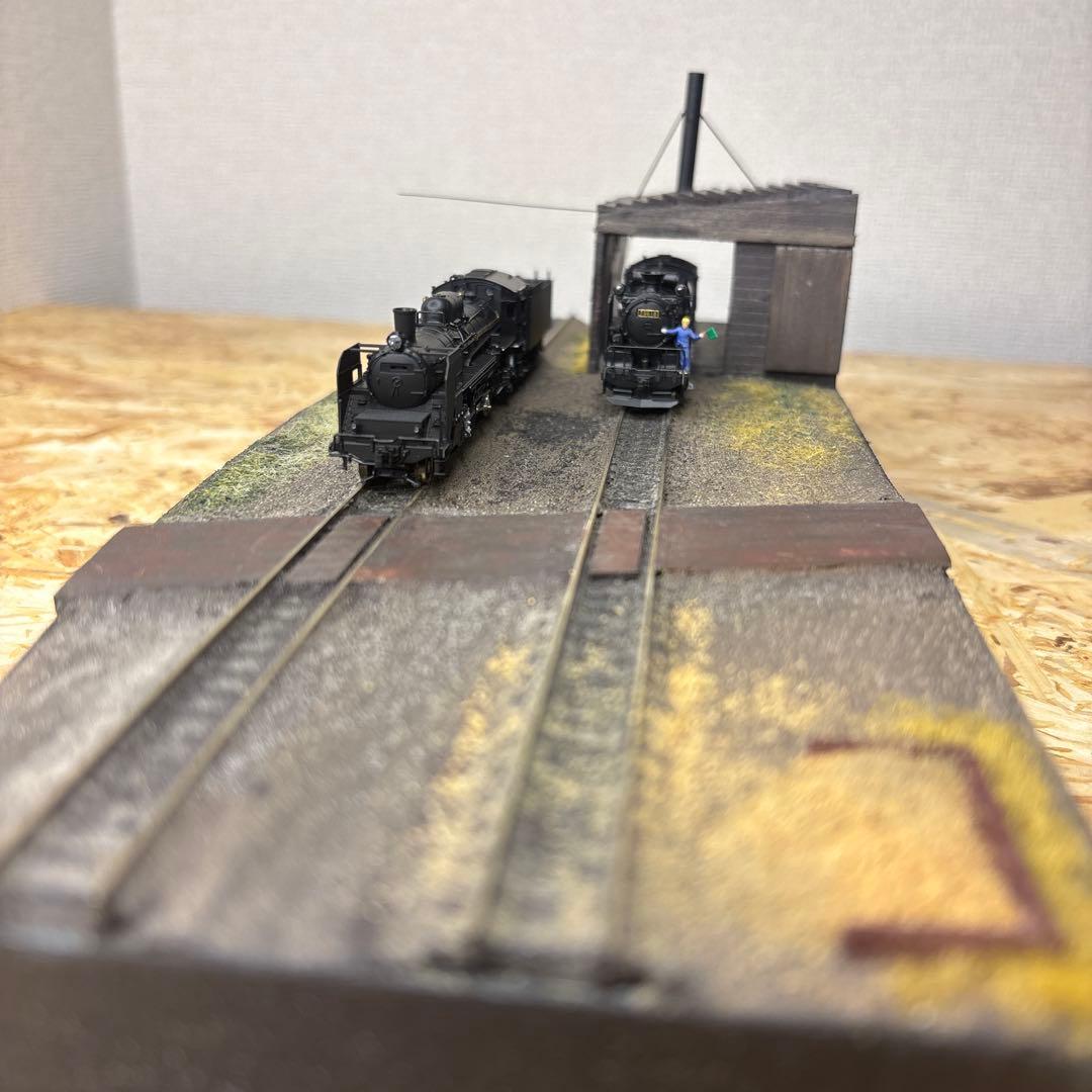 【ケース付き】Nゲージ 車庫付きジオラマ