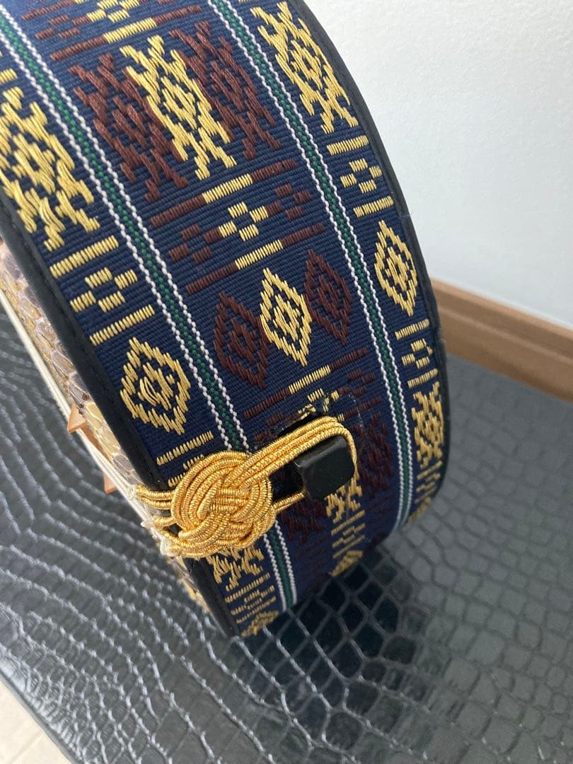 沖縄三味線　蛇皮　ケース付き　三板　工工四集