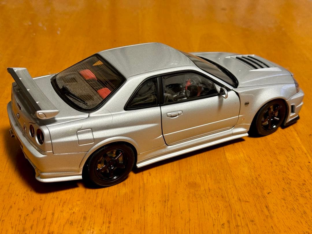 オートアート製　1/18 NISMO R34 GT-R Z-TUNE