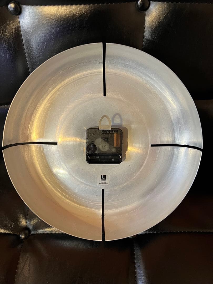 umbra アルミニウム壁掛け時計