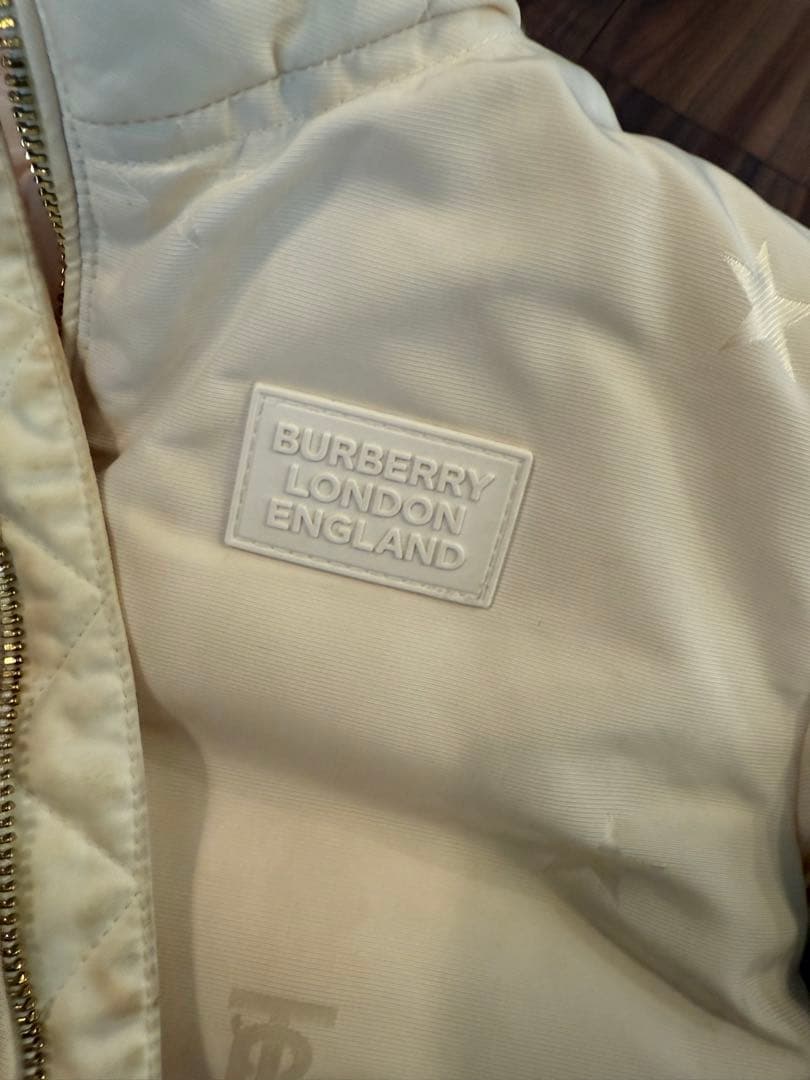 burberryダウン　Burberry バーバリー　子供用