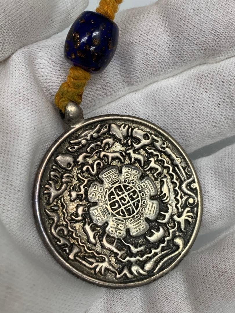 仏教美術 純銀 565g 人物図 鉢 仏具 チベット ネパール 時代 古物 仏教