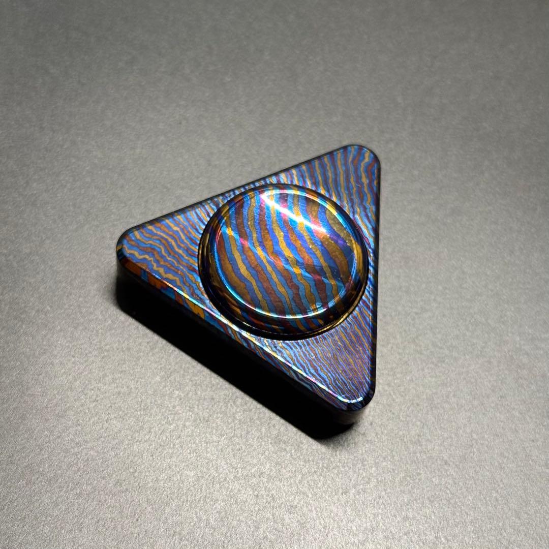 に*ん様 「正規品」Fz ハンドスピナー　フィジェットトイ　EDC MoKuTi