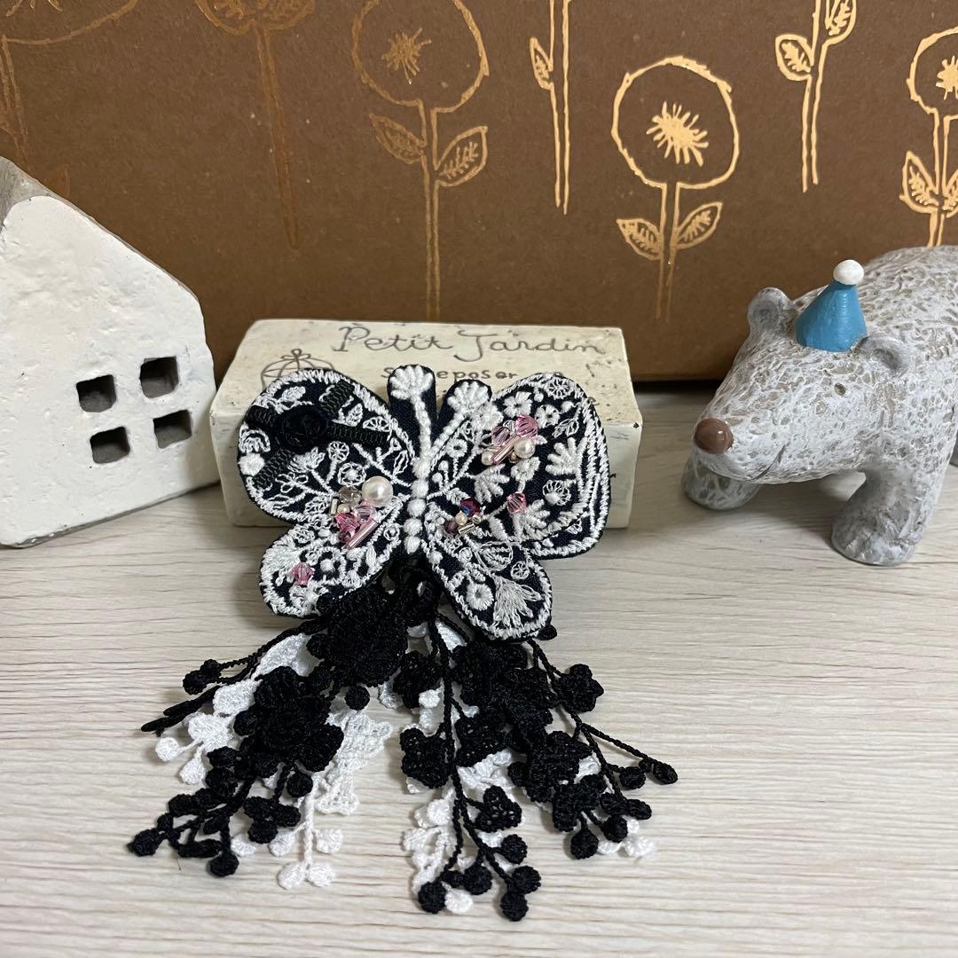 ミナペルホネン ハンドメイド＊forest wing華やかちょうちょのブローチ