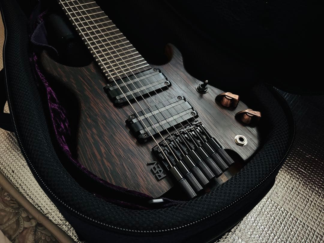 REVguitars Brigitta DD7 ヘッドレス7弦ギター