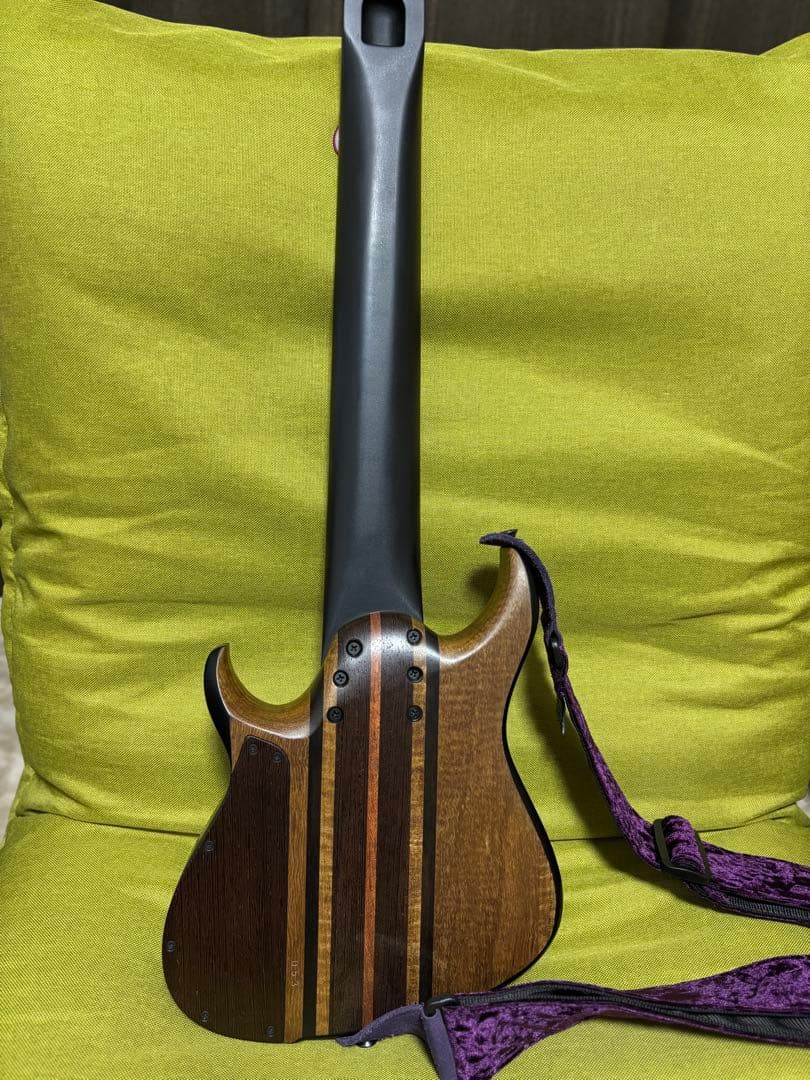 REVguitars Brigitta DD7 ヘッドレス7弦ギター