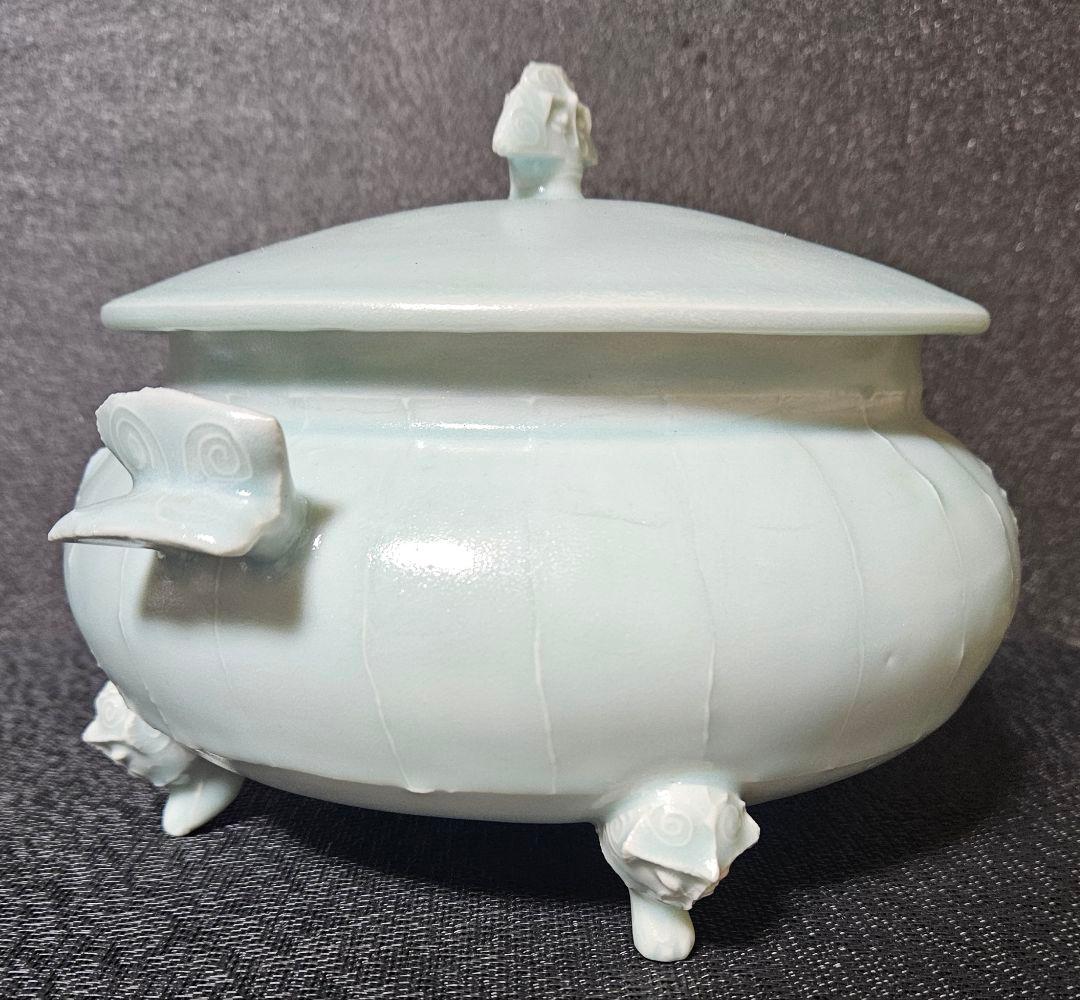 京焼　清水焼　名工 吉川充 造　青白磁　有蓋獣足鉢　香器香炉　お櫃　高島屋出品作