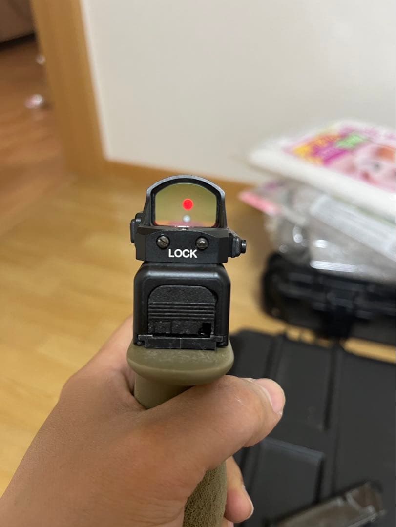 東京マルイ　グロック22 カスタム品　MRS1ドットサイト付き