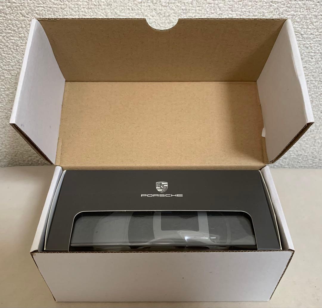 1/43 Porsche Macan turbo ミニカー チョークグレー