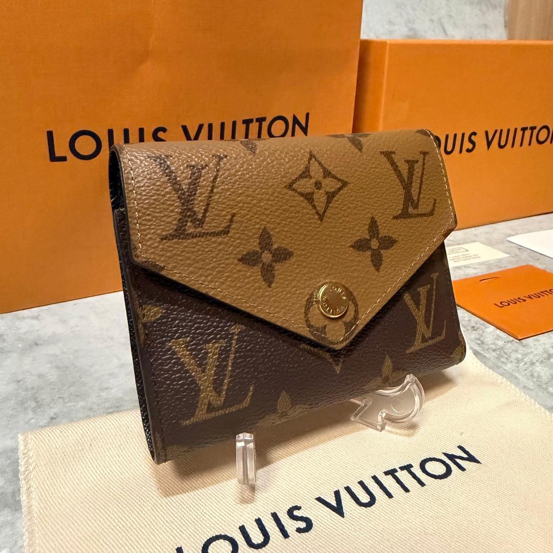 ルイヴィトン　ヴィクトリーヌ　リバース　三つ折り財布