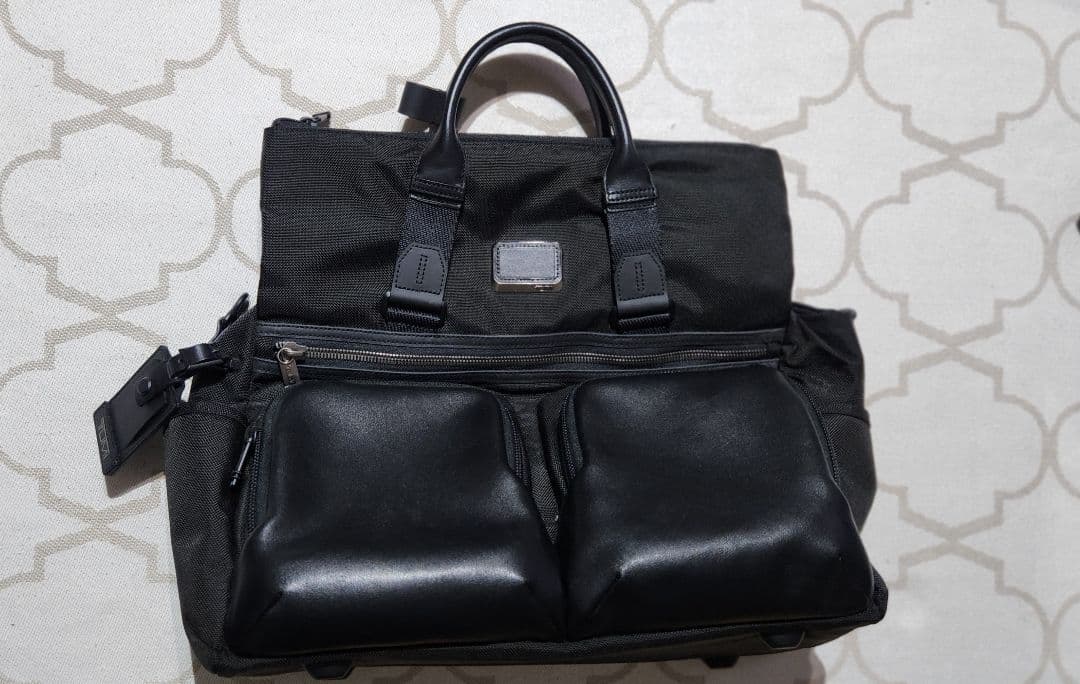 未使用タグ付き！★TUMI★ビジネスバッグ★黒★大容量★ショルダー付き★ブラック