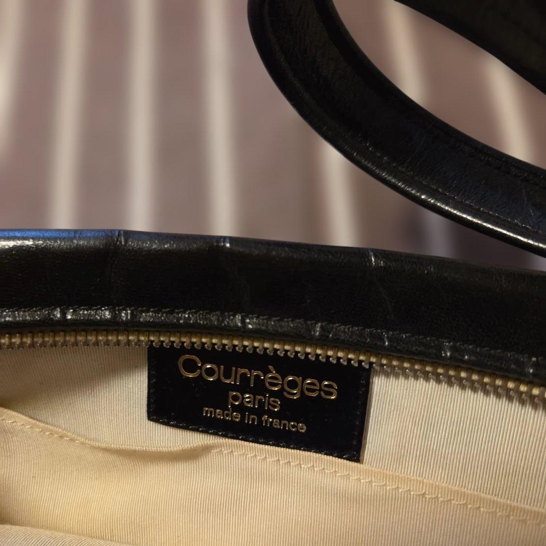 お洒落最終値下ですCute❗男女可❗courregesフランス製本革ショルダー黒