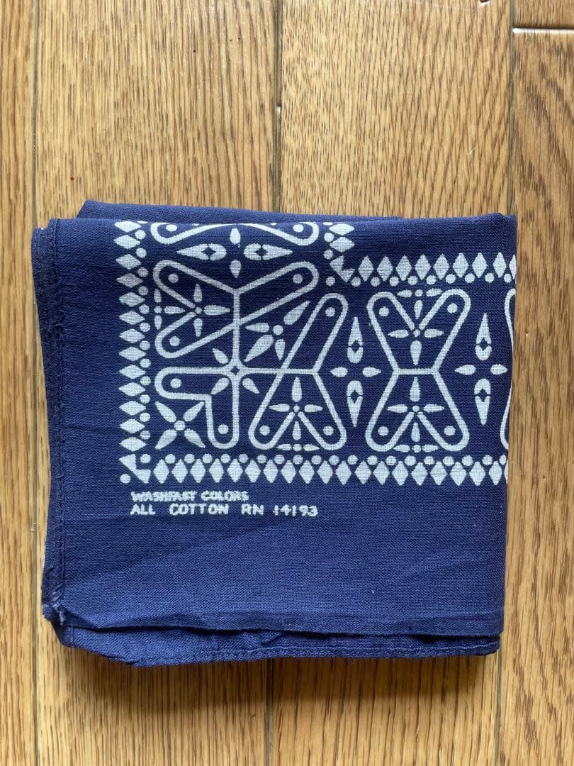 希少　ヴィンテージ　バンダナ　　クロス柄　　ネイビー　黒　USA製　断捨離