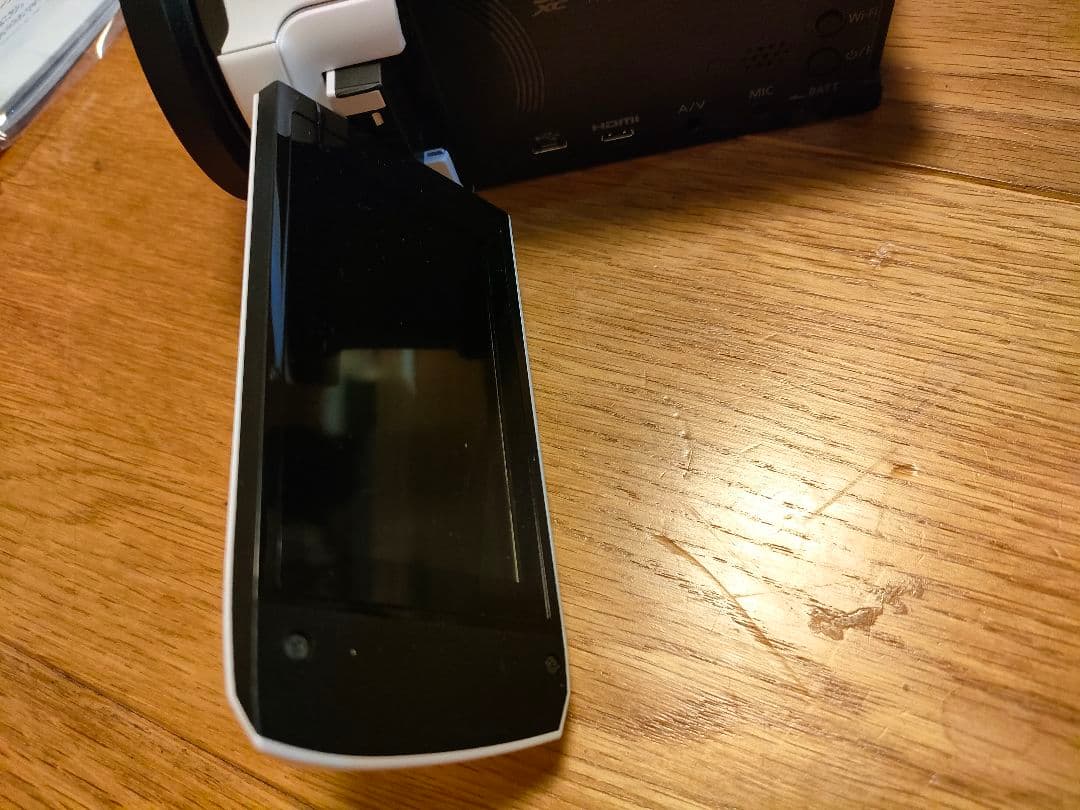 Panasonic VX992MS 4Kビデオカメラと予備バッテリー