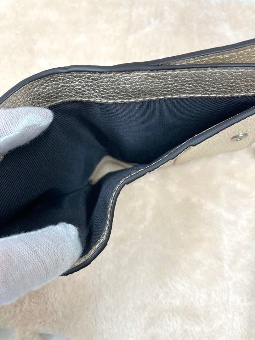 ジミーチュウ　スタースタッズ　メタリックナッパ　二つ折り財布