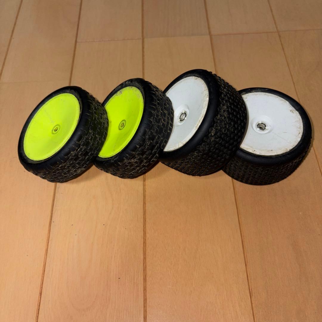 【中古】2WDバギー　XRAY XB2