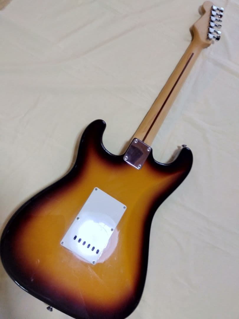 Fender Japan ストラトキャスター サンバースト ギグバッグ付き