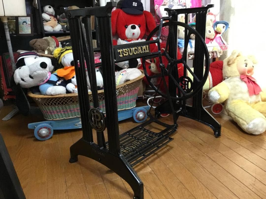 JACK様専用 TSUGAMI職業用足踏みミシン鉄脚 大型 テーブルに！