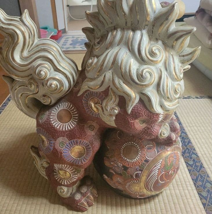大型置物 九谷焼 大吉窯 玉乗り獅子 狛犬 シーサー風 赤絵 金彩
