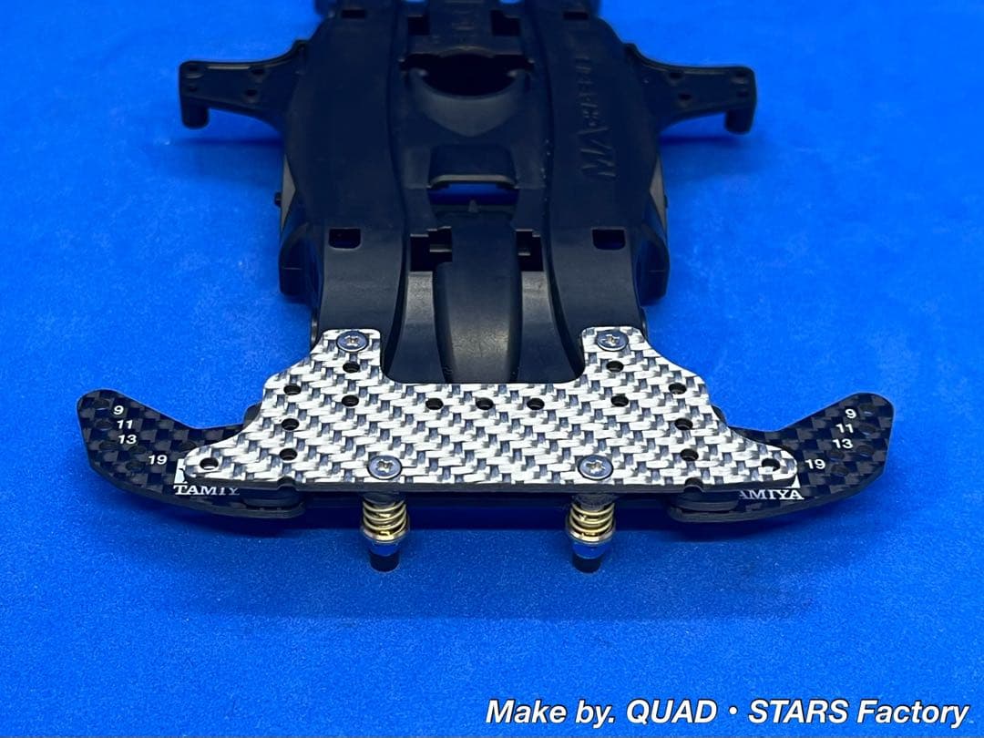 【ミニ四駆・MA用】2軸ATピボットバンパー　30周年／シルバー　フルカーボン