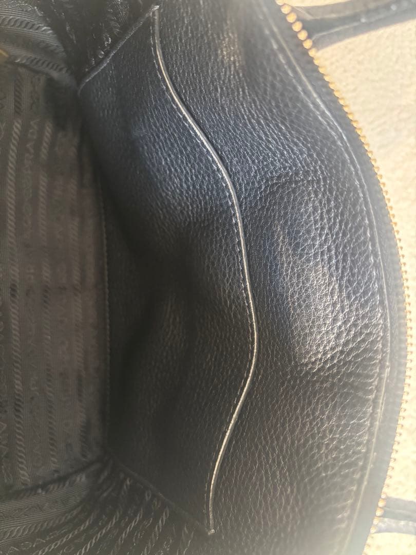 PRADA ブラック レザー ショルダーバッグ