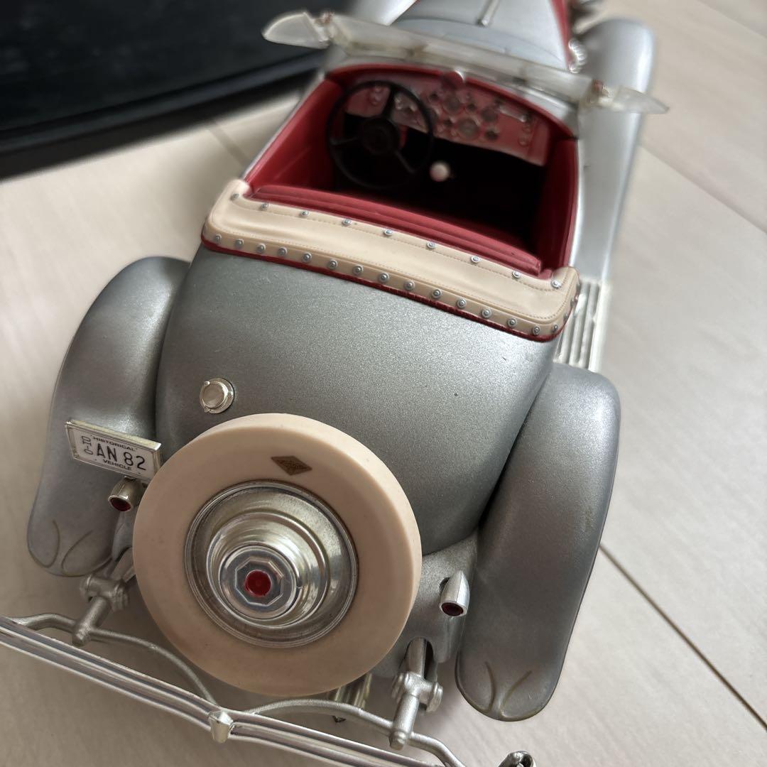 ミニカー 1/18 2台セット コブラ＆レトロカー 台座付き ダイキャストモデル