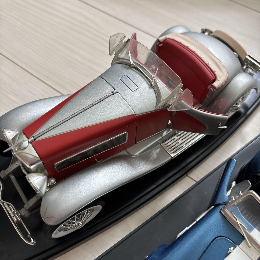 ミニカー 1/18 2台セット コブラ＆レトロカー 台座付き ダイキャストモデル