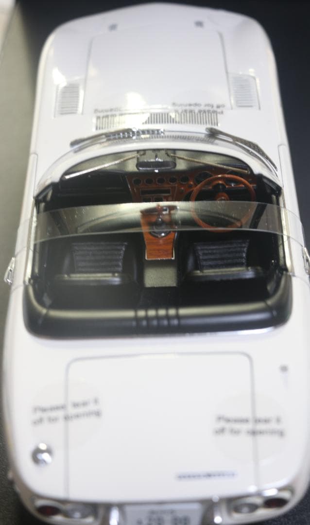 貴重　オートアート トヨタ2000GT オープン　００７コレクション 1/18