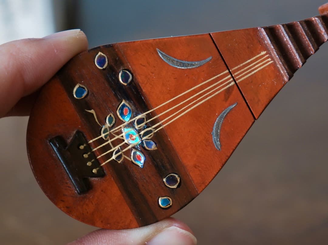 中林星山　木地寄　琵琶香合　茶道具　香道具　共箱　Q2209