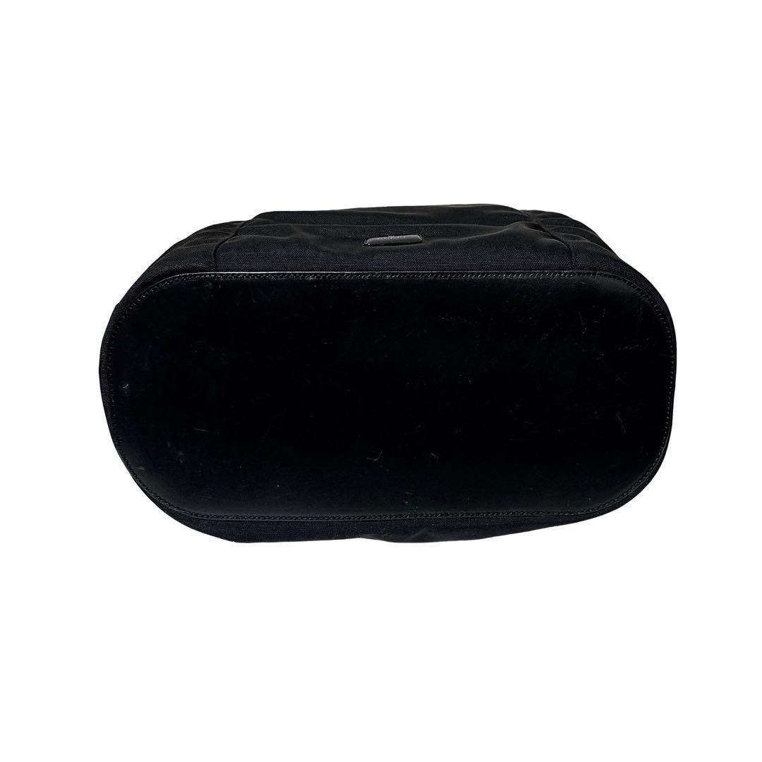 グッチ ハンドバッグ 鞄 バッグ ナイロン レザー ブラック シルバー金具 無地