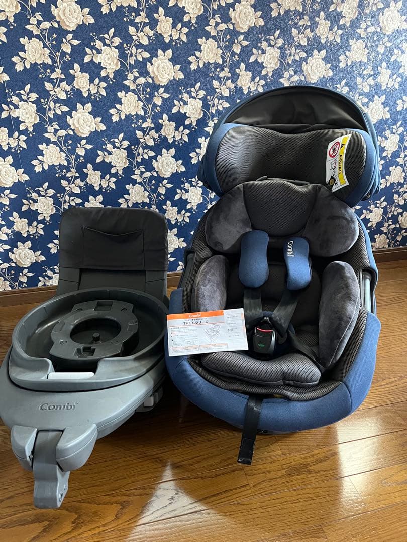 Combi チャイルドシート TheS ネイビー