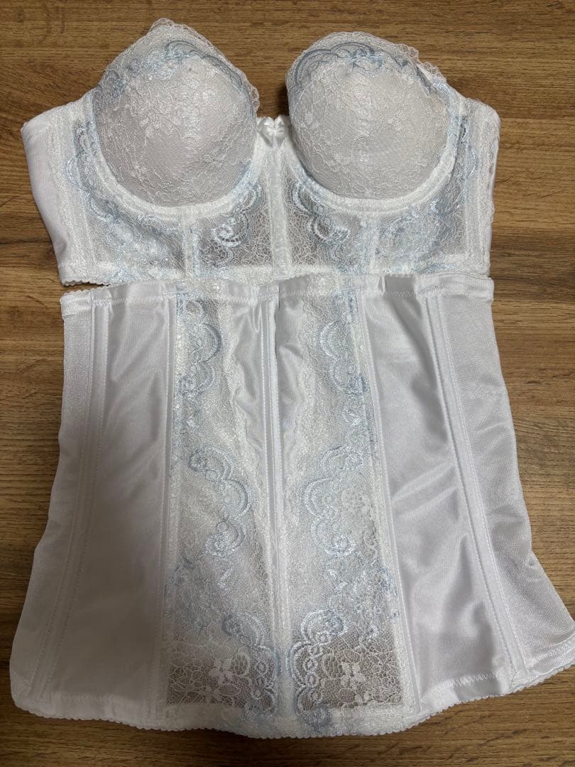 【リブラブラフ】ホワイトレースブラとコルセットセット