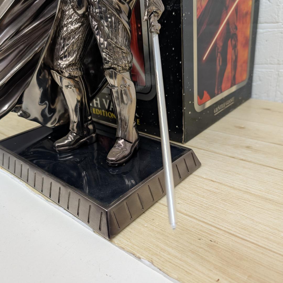 シリアル入り スターウォーズ STAR WARS　スタチュー ダースベイダー