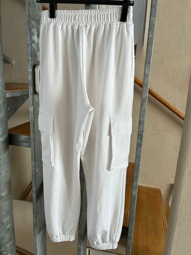 正規品ZUMBA WEAR ホワイトカーゴパンツ