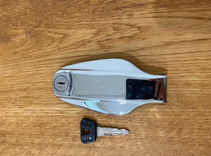 ➇-1 SR400 純正 タンクキャップ 初期型ムール貝美品