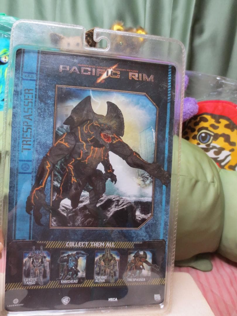 新品 NECA　パシフィックリム　アクションフィギュア TRESPASSER