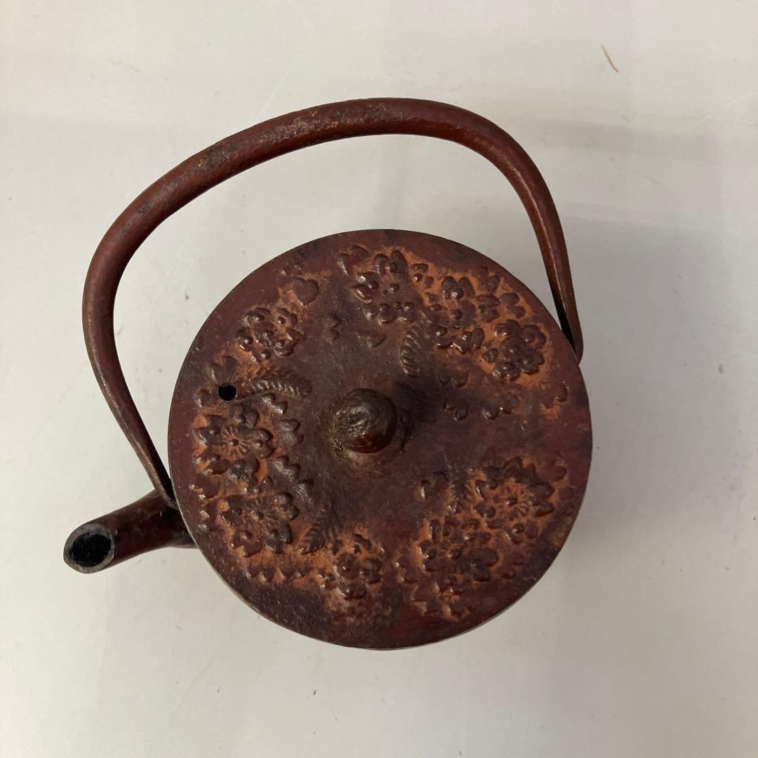 稀少南部鉄器 老砂鉄瓶 古董品 時代品 在銘 某名家蔵出し品60 鉄瓶