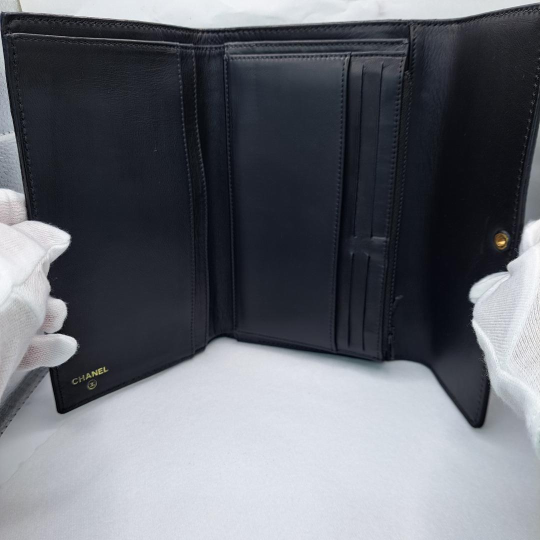 レア品 CHANEL 三つ折り財布 財布 大型 クラシカルデザイン 長財布