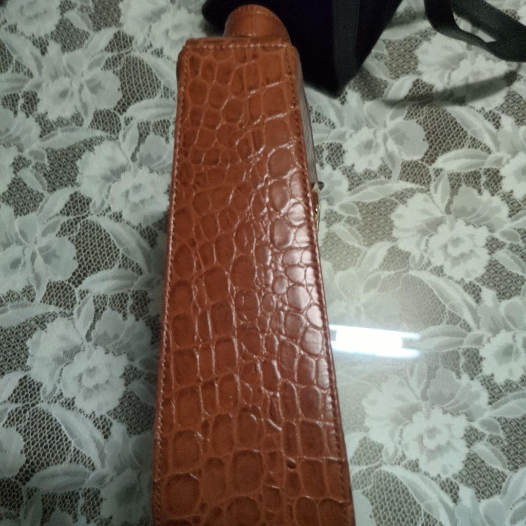 フェラガモ ブラウン クロコダイル風ショルダーバッグ