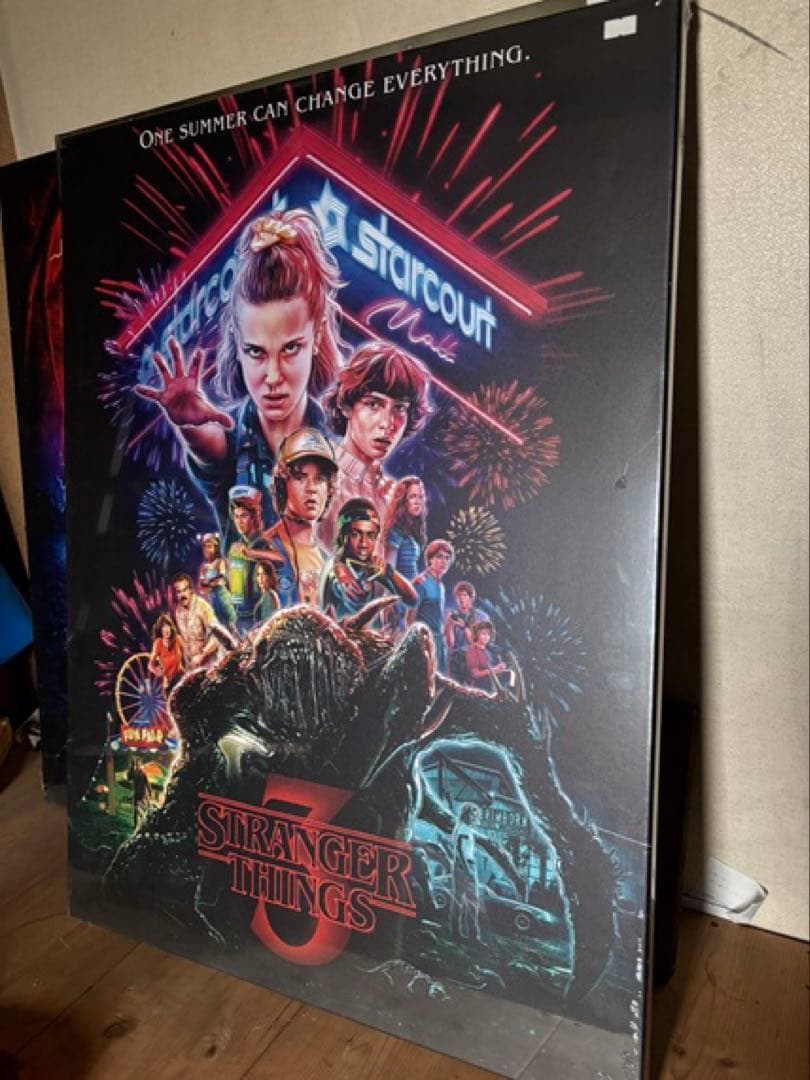 ストレンジャーシングス3 木枠付きキャンバスポスター 60センチ× 80センチ