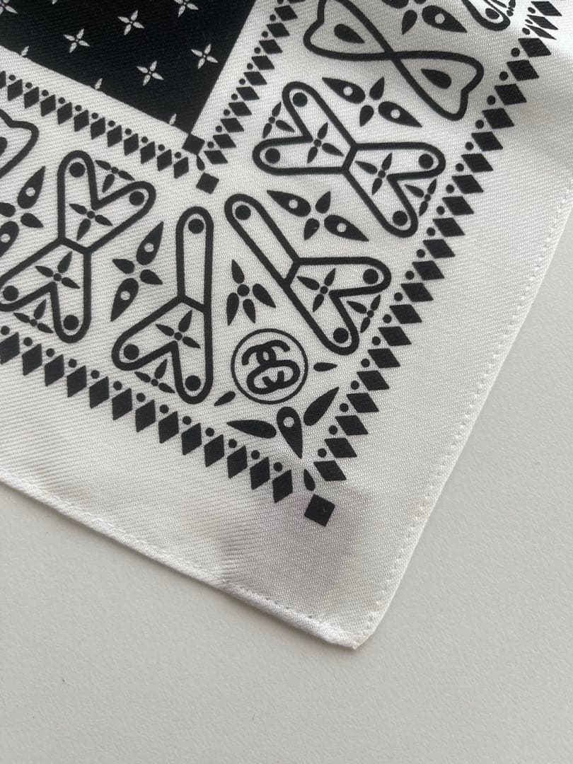 STUSSY ステューシー バンダナ　53cm×53cm