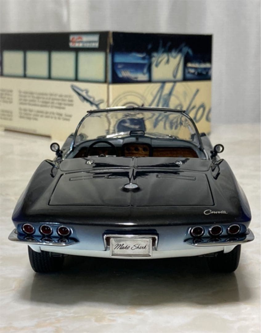 マコシャーク UTmodels 1/18 & おまけの 1/43 2台セット