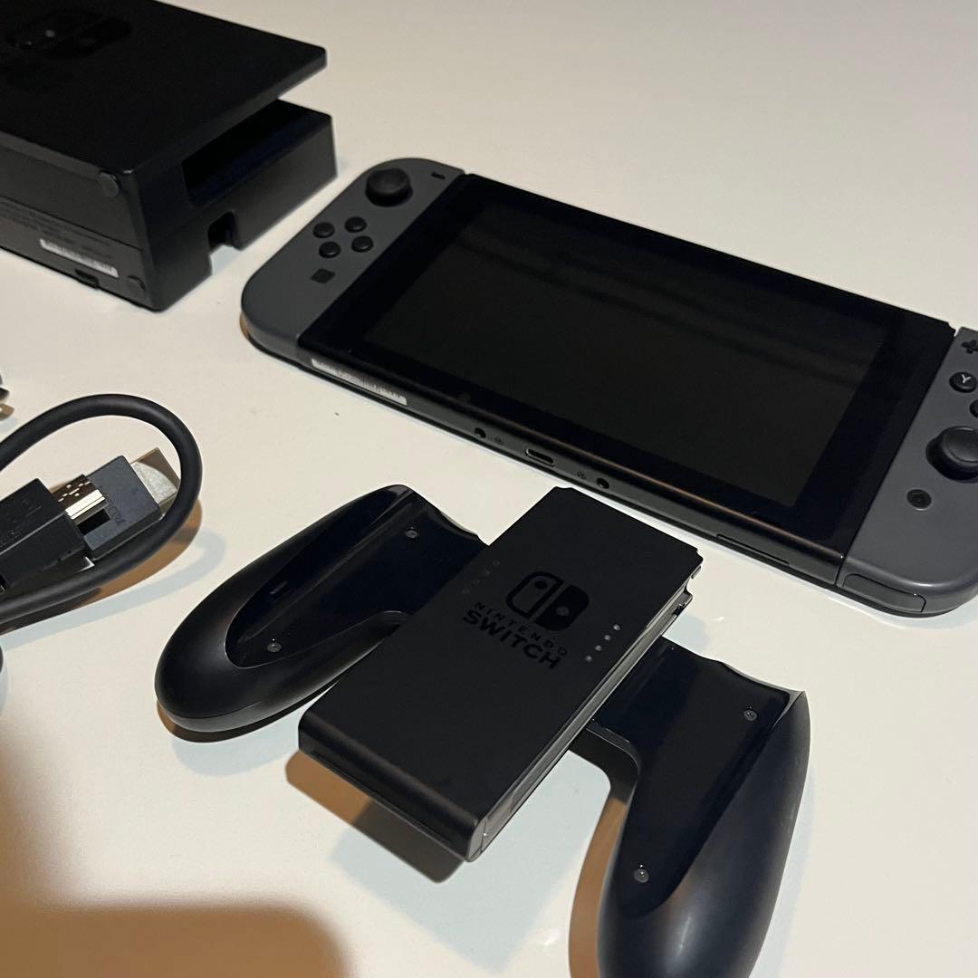 【動作確認済み】【美品】Nintendo Switch 本体 とその他付属品